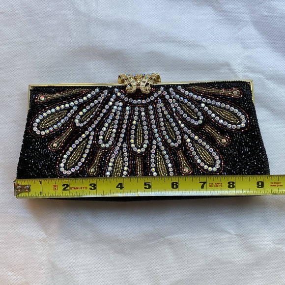 Beaded clutch, with chain handle - Picture 7 of 10